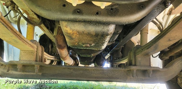 image for item LM9703 2002 Freightliner FL70  truck cab and chassis