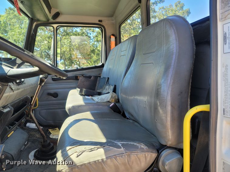 image for item LM9703 2002 Freightliner FL70  truck cab and chassis