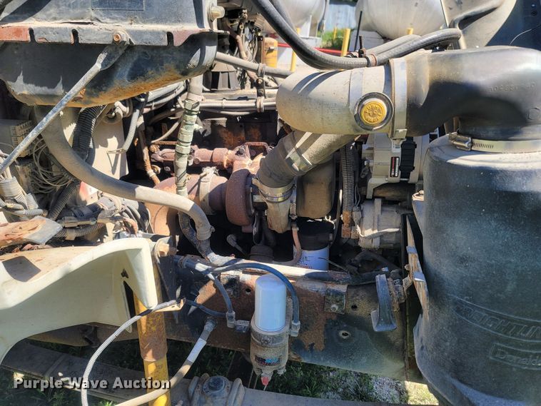 image for item LM9703 2002 Freightliner FL70  truck cab and chassis