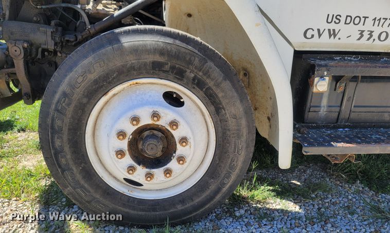 image for item LM9703 2002 Freightliner FL70  truck cab and chassis