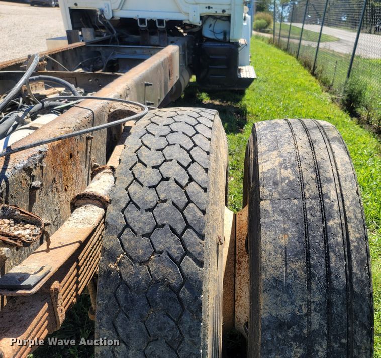 image for item LM9703 2002 Freightliner FL70  truck cab and chassis