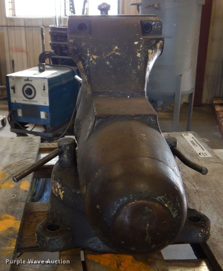 image for item LS9846 Wilton  6" vise