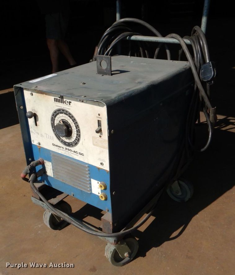 image for item LS9847 Miller Dialarc 250-AC/DC  welder