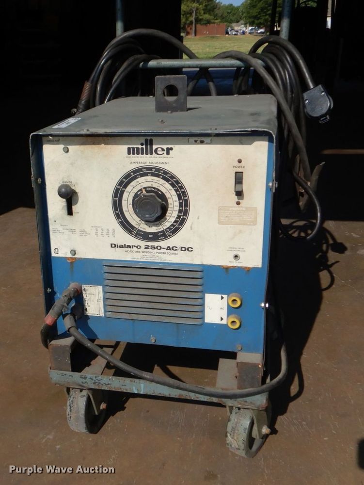 image for item LS9847 Miller Dialarc 250-AC/DC  welder