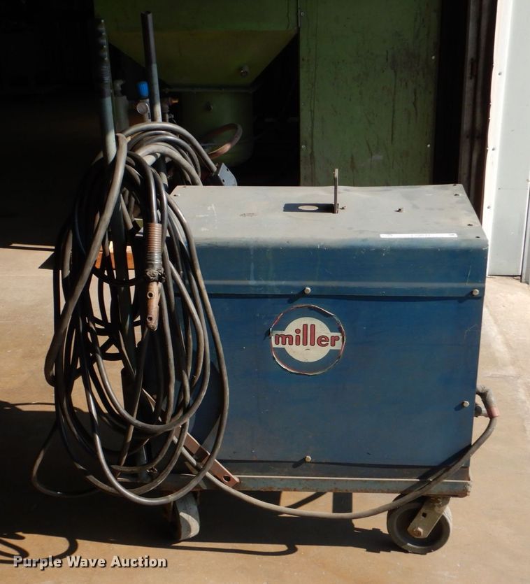 image for item LS9847 Miller Dialarc 250-AC/DC  welder