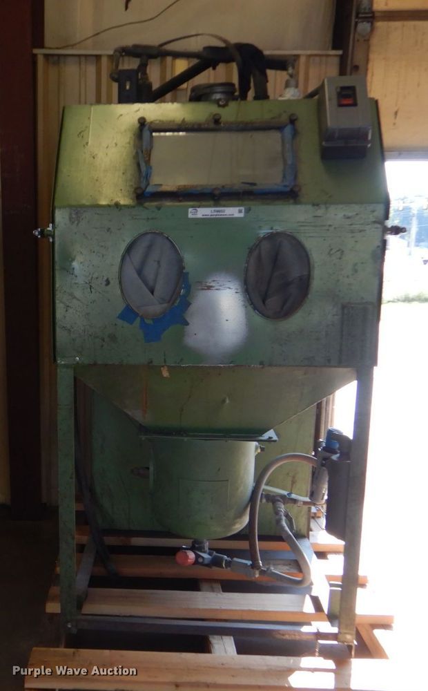 image for item LS9852 Kelco  sandblasting cabinet