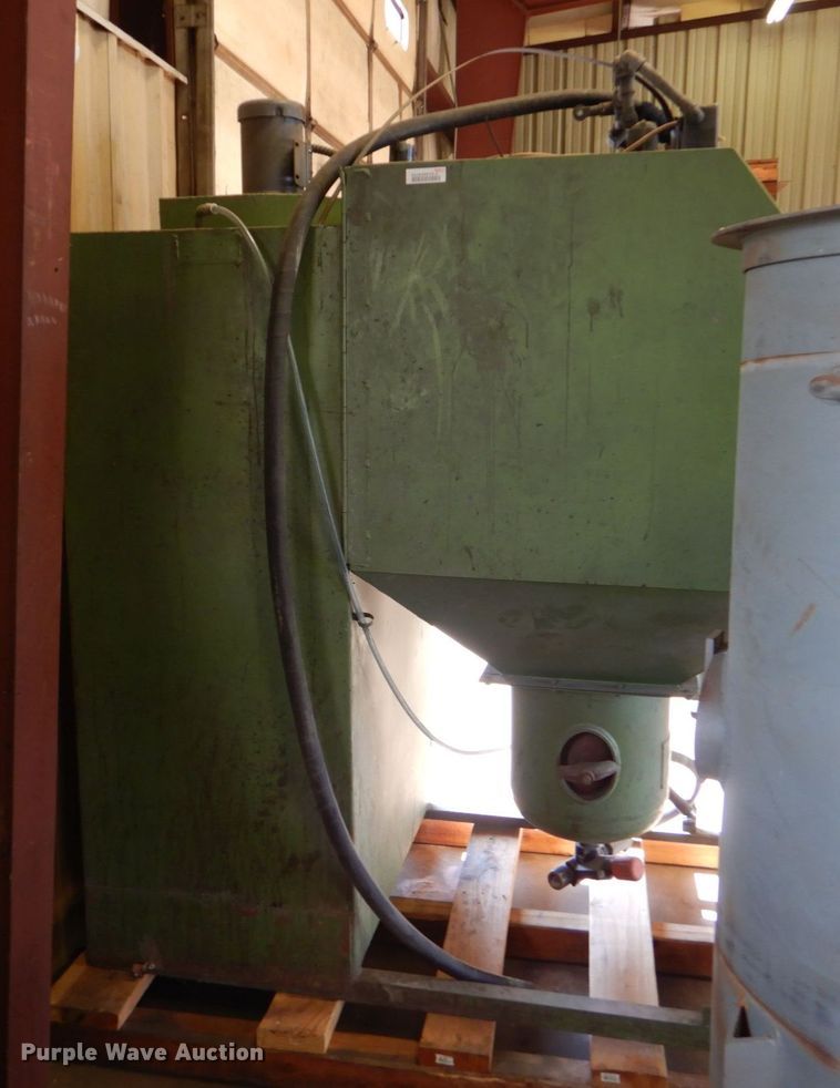 image for item LS9852 Kelco  sandblasting cabinet