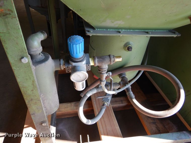 image for item LS9852 Kelco  sandblasting cabinet