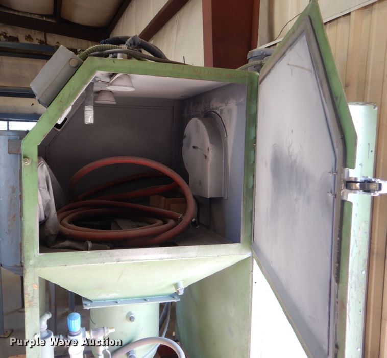 image for item LS9852 Kelco  sandblasting cabinet