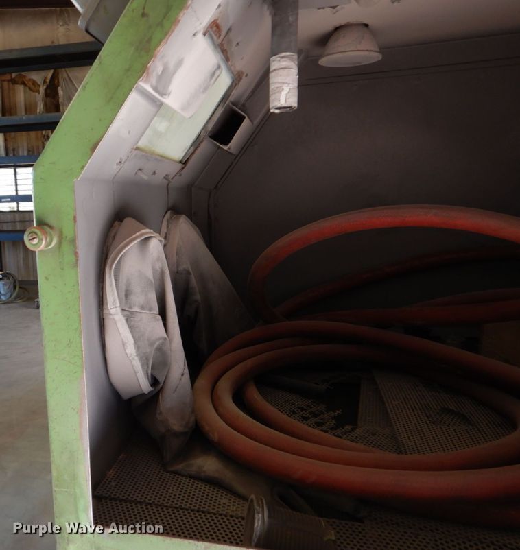 image for item LS9852 Kelco  sandblasting cabinet