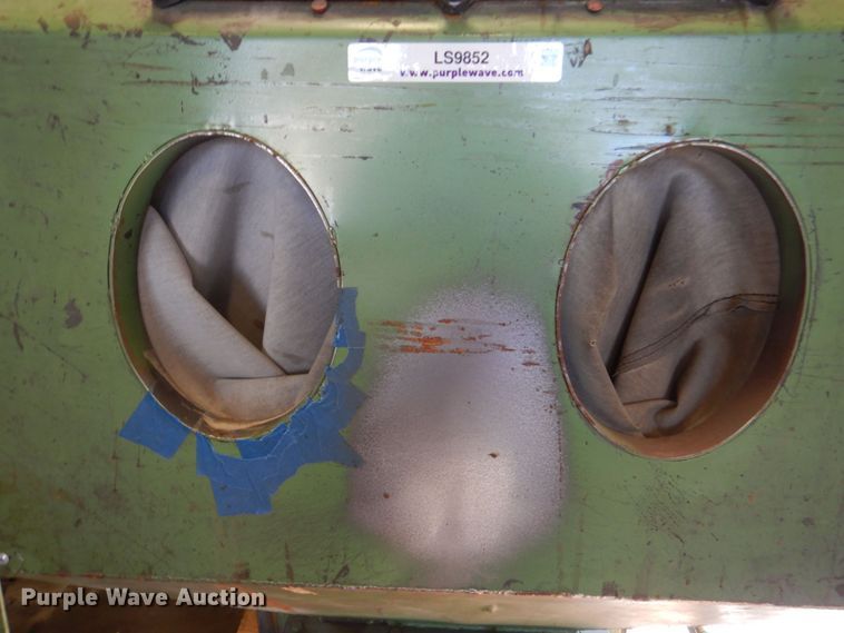 image for item LS9852 Kelco  sandblasting cabinet