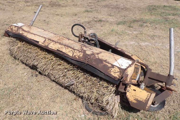 image for item LU9494 MB  skid steer broom