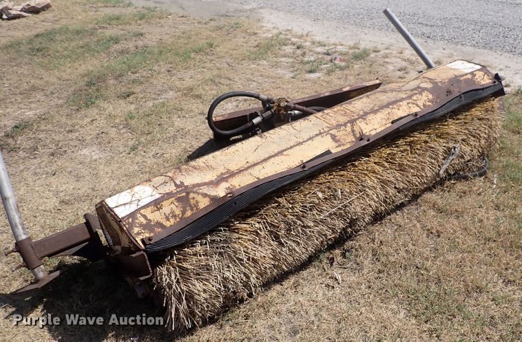 image for item LU9494 MB  skid steer broom