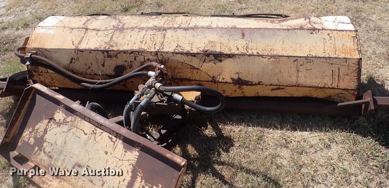 image for item LU9494 MB  skid steer broom