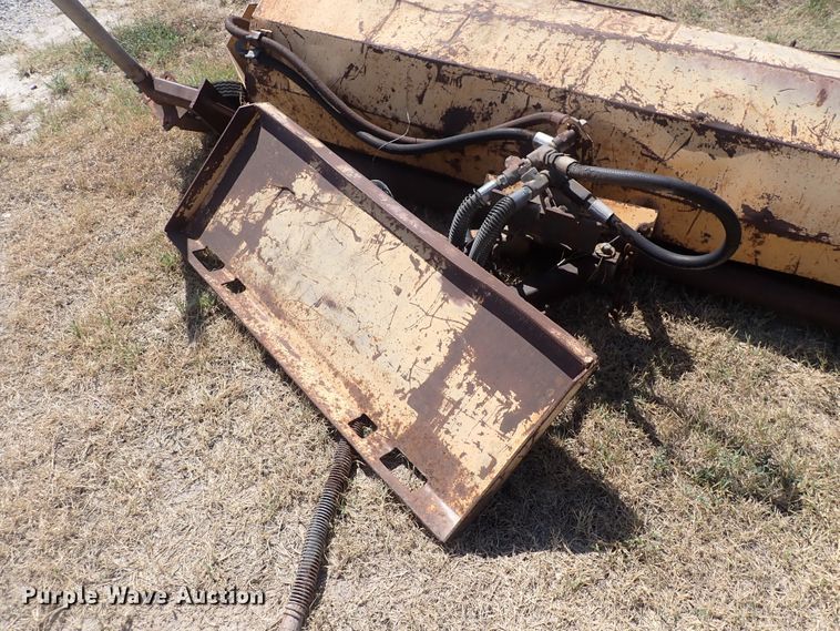 image for item LU9494 MB  skid steer broom