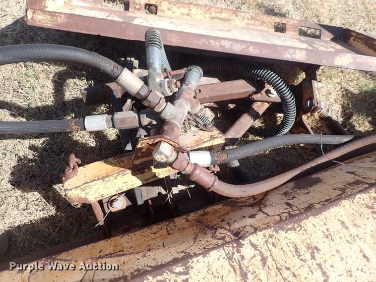 image for item LU9494 MB  skid steer broom