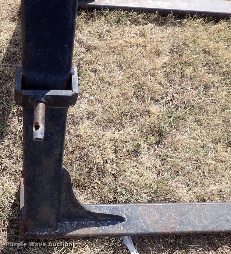 image for item LU9495 Hay forks