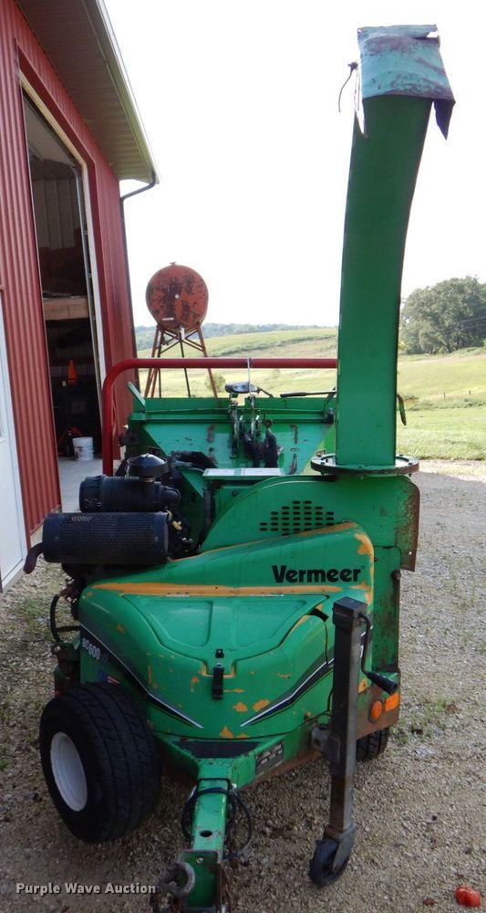 image for item MF9220 2012 Vermeer BC600XL  wood chipper