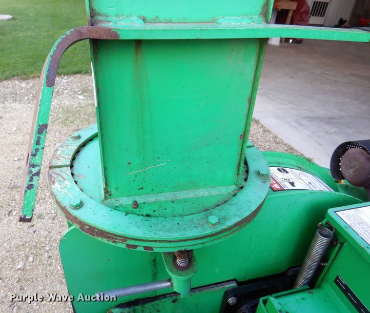 image for item MF9220 2012 Vermeer BC600XL  wood chipper