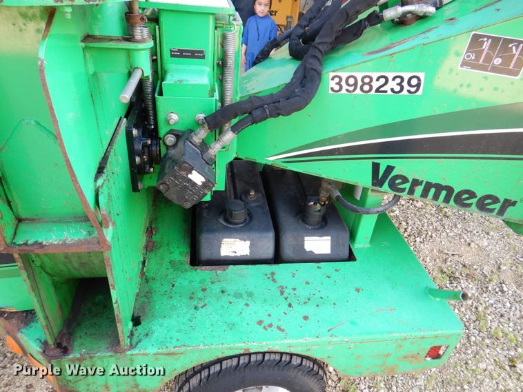 image for item MF9220 2012 Vermeer BC600XL  wood chipper