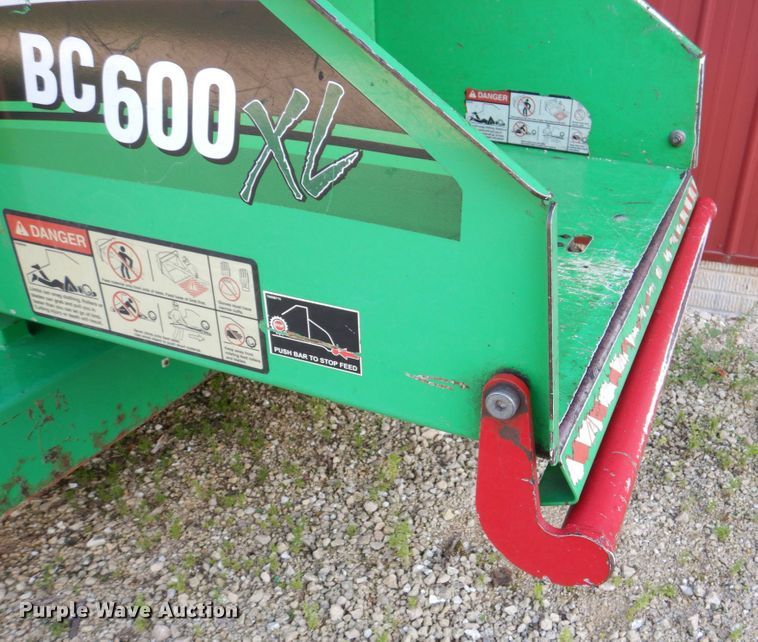 image for item MF9220 2012 Vermeer BC600XL  wood chipper