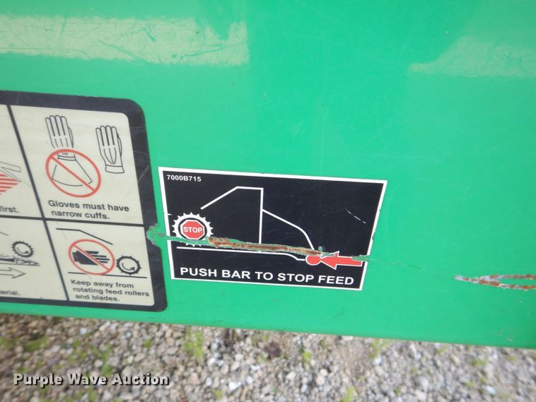 image for item MF9220 2012 Vermeer BC600XL  wood chipper