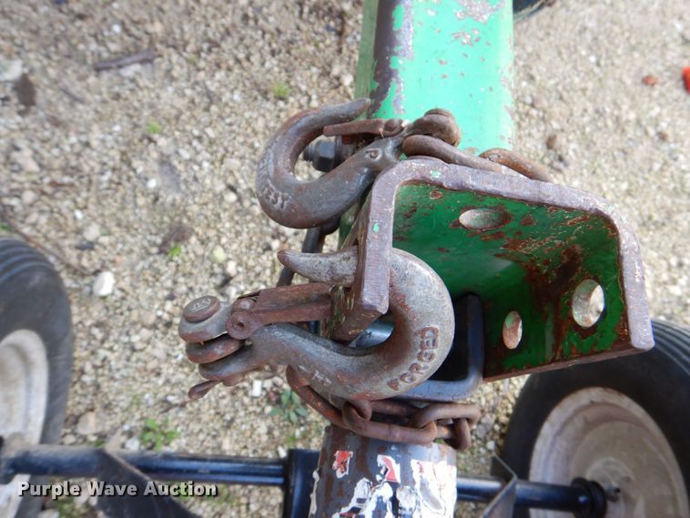 image for item MF9220 2012 Vermeer BC600XL  wood chipper