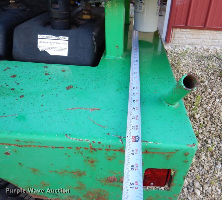 image for item MF9220 2012 Vermeer BC600XL  wood chipper