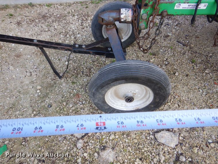 image for item MF9220 2012 Vermeer BC600XL  wood chipper