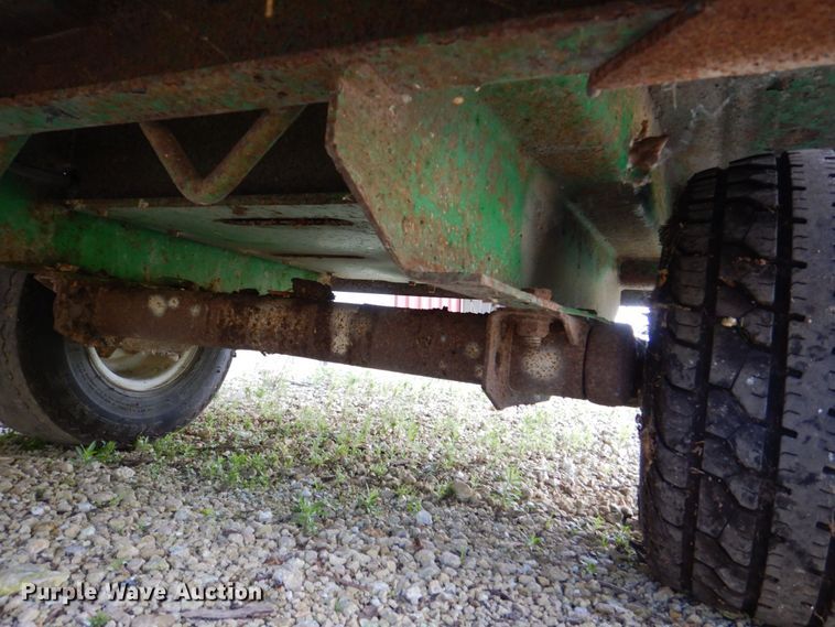 image for item MF9220 2012 Vermeer BC600XL  wood chipper