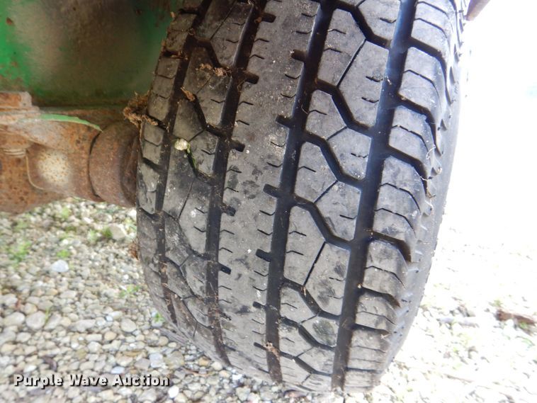 image for item MF9220 2012 Vermeer BC600XL  wood chipper