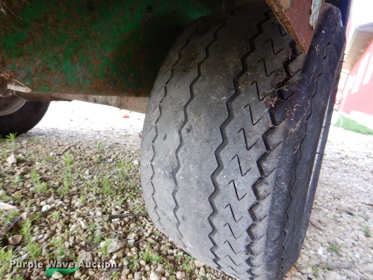 image for item MF9220 2012 Vermeer BC600XL  wood chipper