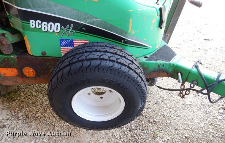 image for item MF9220 2012 Vermeer BC600XL  wood chipper