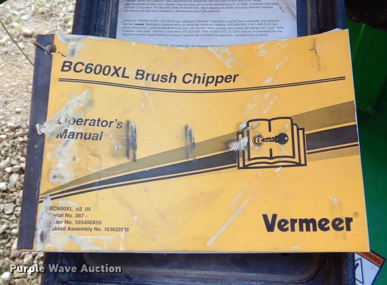 image for item MF9220 2012 Vermeer BC600XL  wood chipper