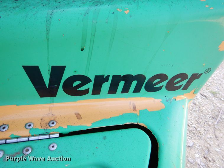 image for item MF9220 2012 Vermeer BC600XL  wood chipper