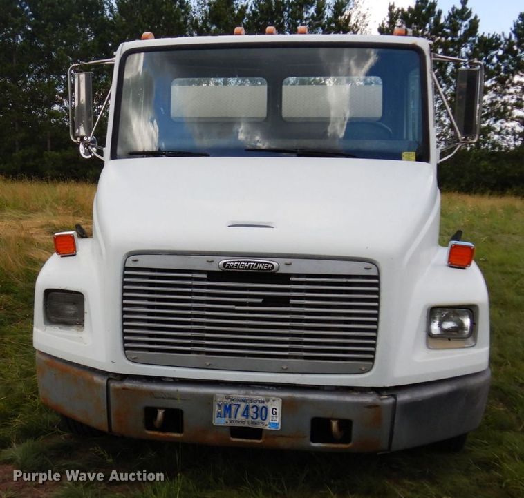 image for item MF9762 1997 Freightliner FL50  flatbed truck