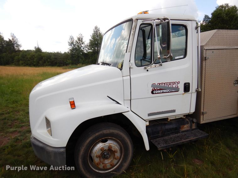 image for item MF9762 1997 Freightliner FL50  flatbed truck