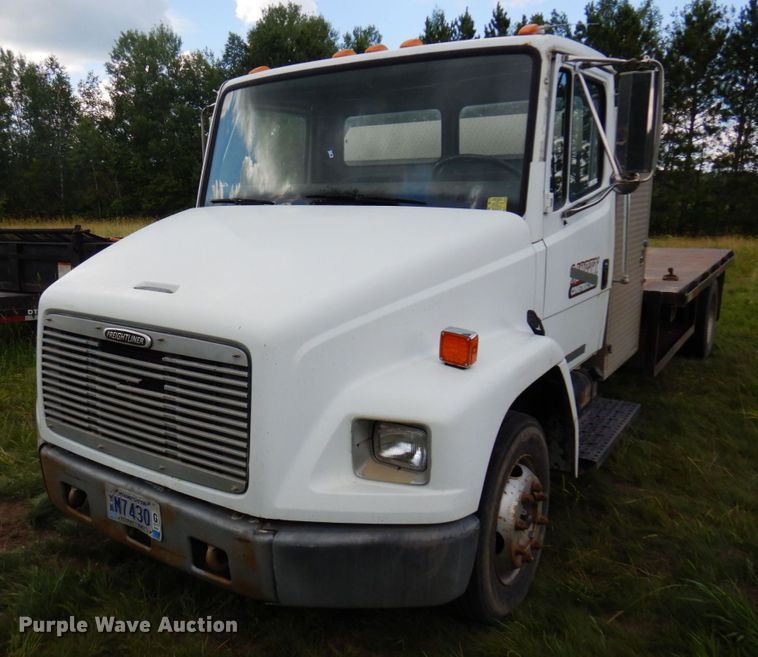 image for item MF9762 1997 Freightliner FL50  flatbed truck