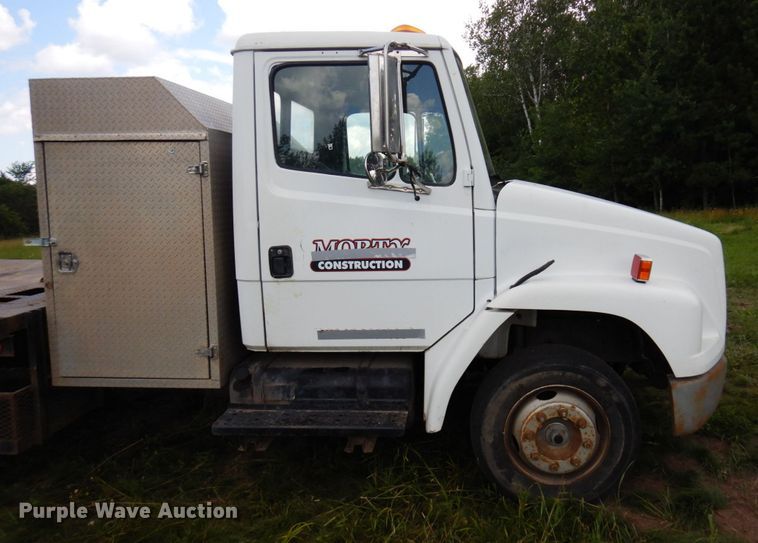 image for item MF9762 1997 Freightliner FL50  flatbed truck