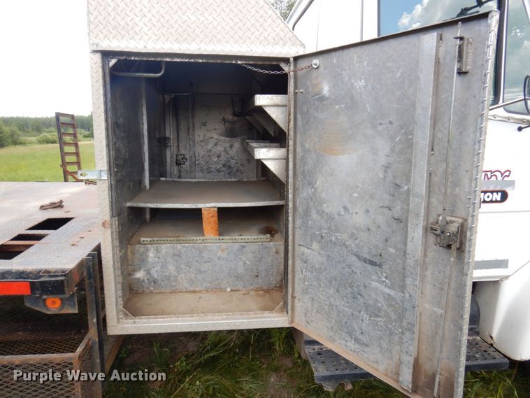 image for item MF9762 1997 Freightliner FL50  flatbed truck