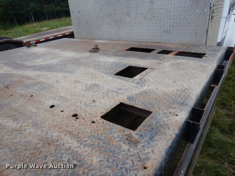 image for item MF9762 1997 Freightliner FL50  flatbed truck