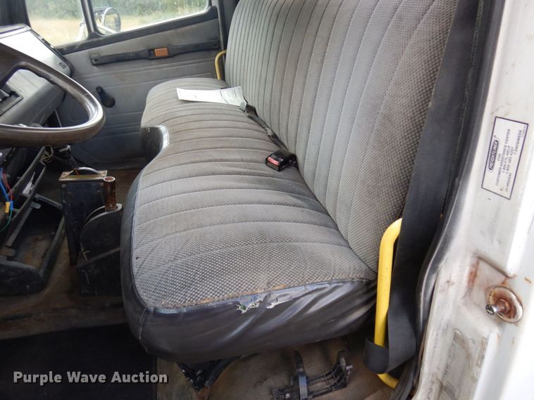 image for item MF9762 1997 Freightliner FL50  flatbed truck