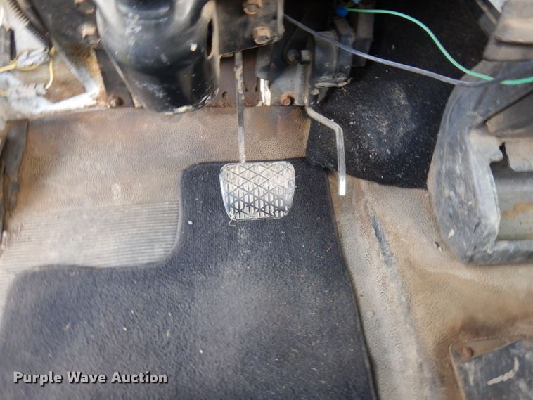 image for item MF9762 1997 Freightliner FL50  flatbed truck