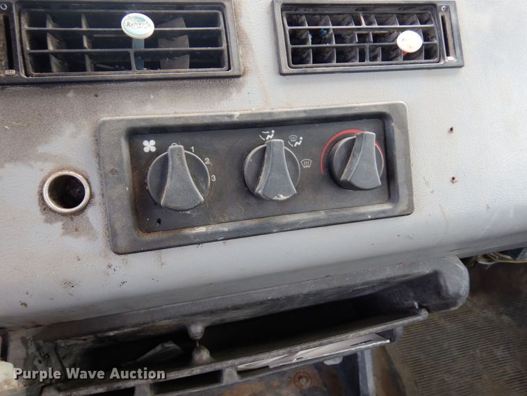 image for item MF9762 1997 Freightliner FL50  flatbed truck