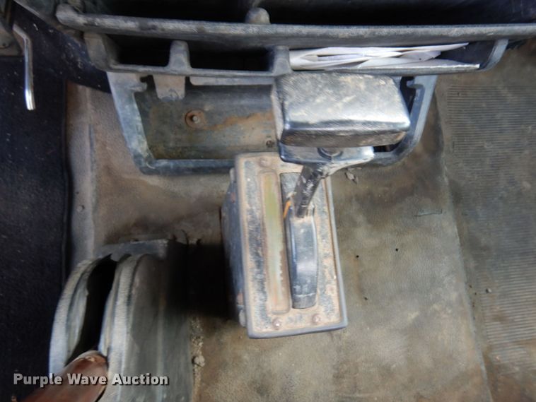 image for item MF9762 1997 Freightliner FL50  flatbed truck