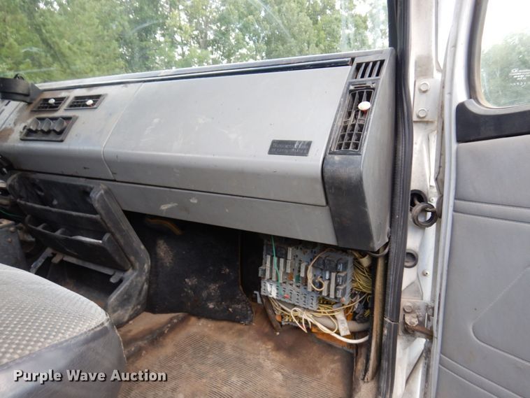 image for item MF9762 1997 Freightliner FL50  flatbed truck