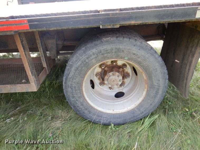 image for item MF9762 1997 Freightliner FL50  flatbed truck