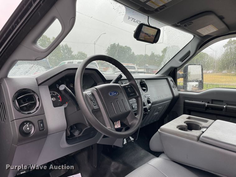 image for item MJ9085 2015 Ford F550 Super Duty  utility / service truck