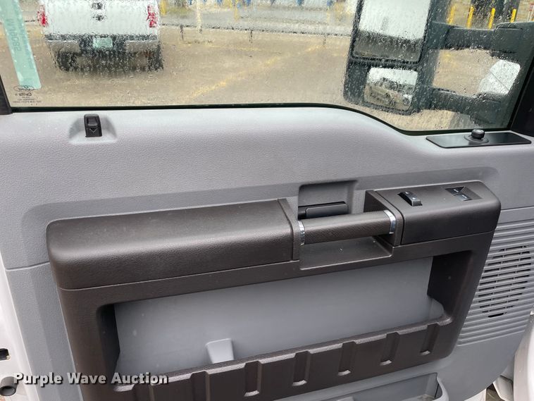 image for item MJ9085 2015 Ford F550 Super Duty  utility / service truck