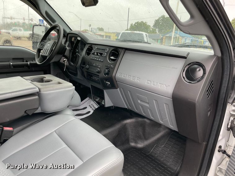 image for item MJ9085 2015 Ford F550 Super Duty  utility / service truck